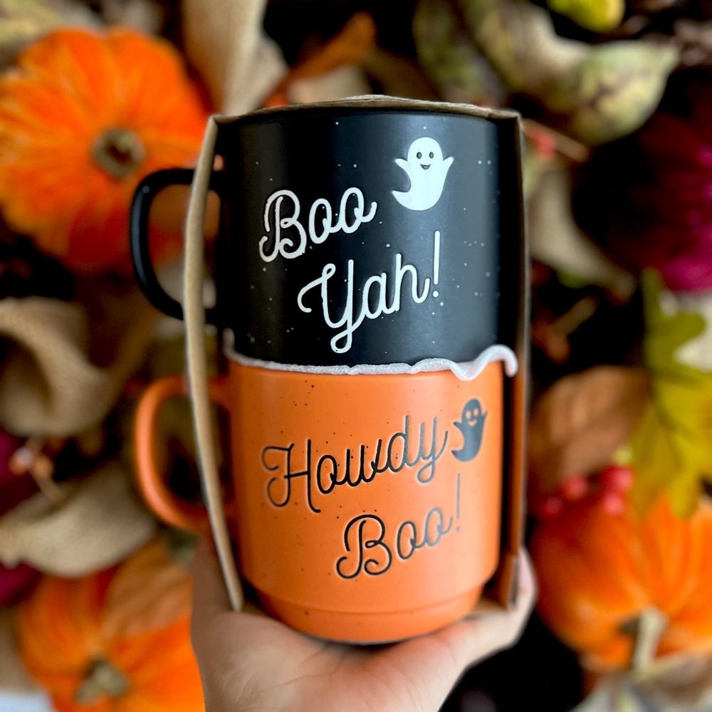 LAST ONE✨NEW👻Cobwebs and Cauldrons Boo Yah and Howdy Boo Stackable Mug Set🧡
